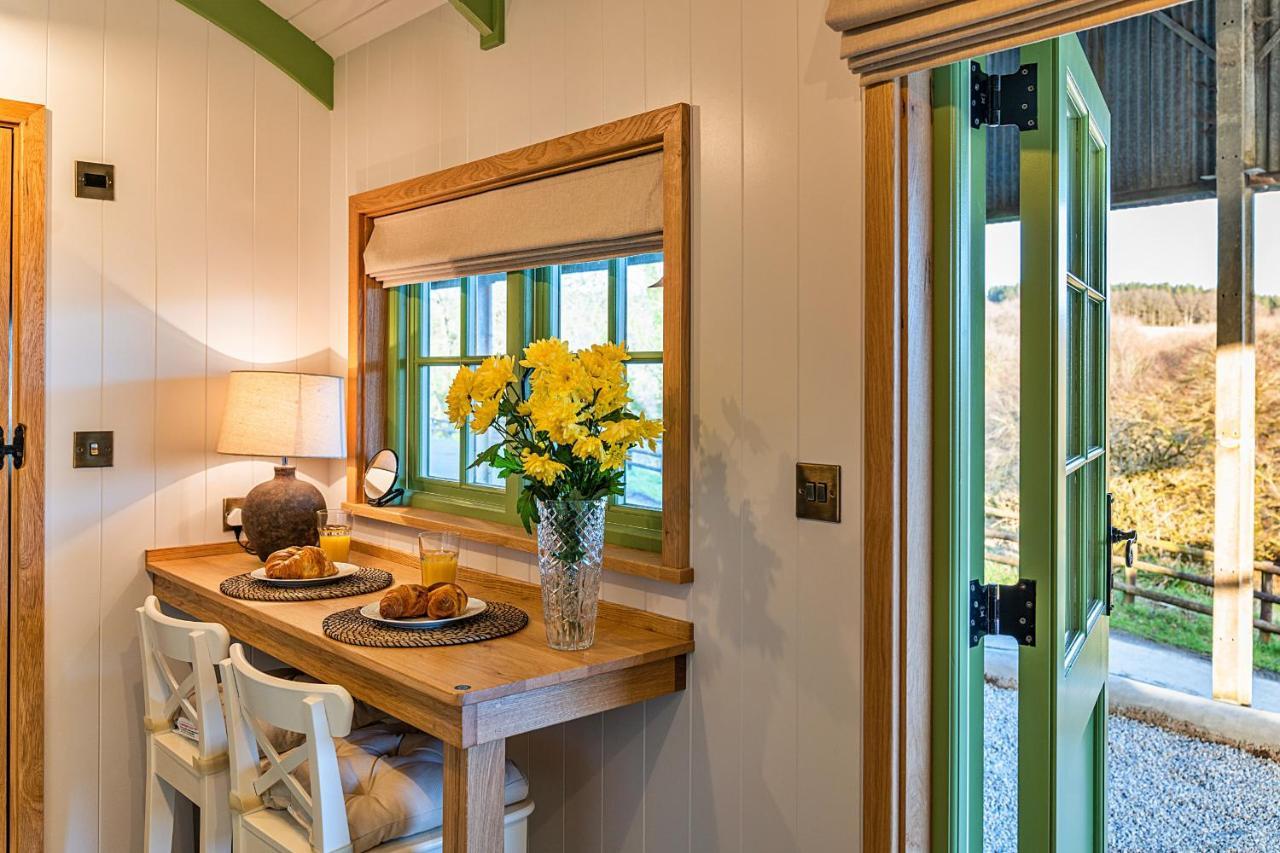 Finest Retreats - The Shepherd'S Hut At Northcombe Farm Beaworthy 외부 사진