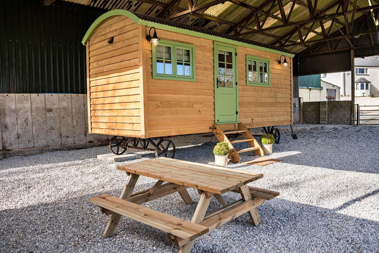 Finest Retreats - The Shepherd'S Hut At Northcombe Farm Beaworthy 외부 사진