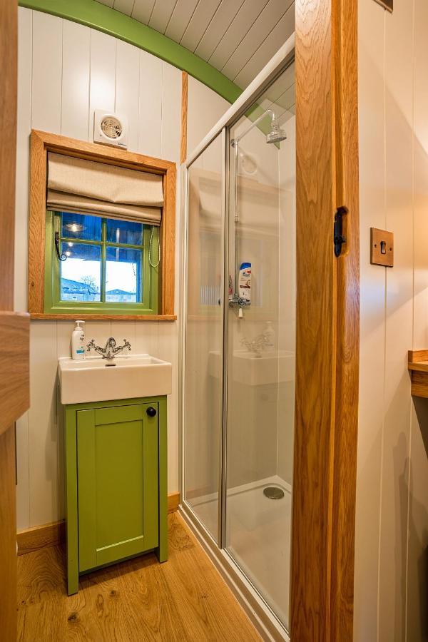 Finest Retreats - The Shepherd'S Hut At Northcombe Farm Beaworthy 외부 사진