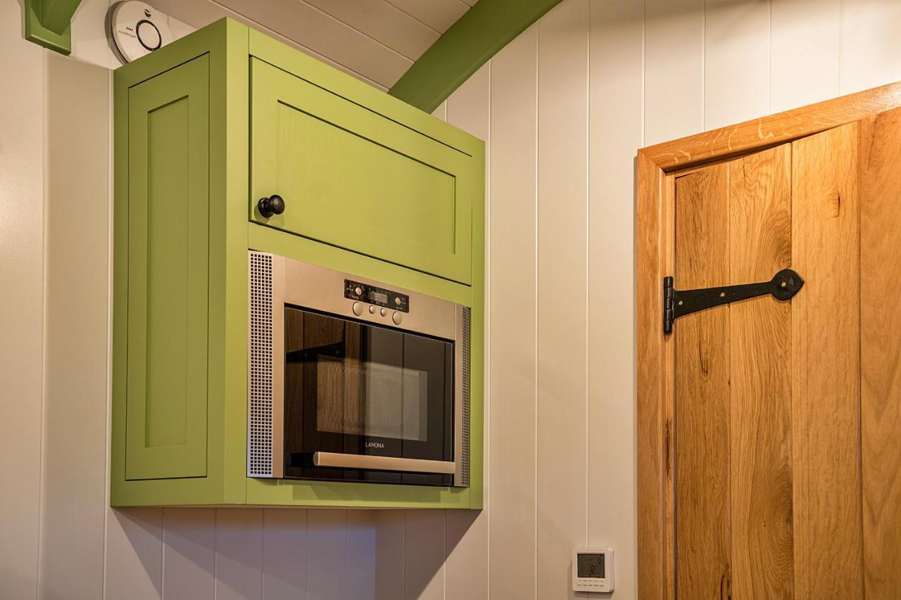 Finest Retreats - The Shepherd'S Hut At Northcombe Farm Beaworthy 외부 사진