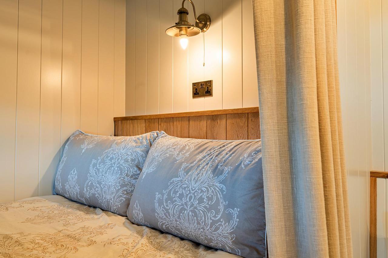 Finest Retreats - The Shepherd'S Hut At Northcombe Farm Beaworthy 외부 사진