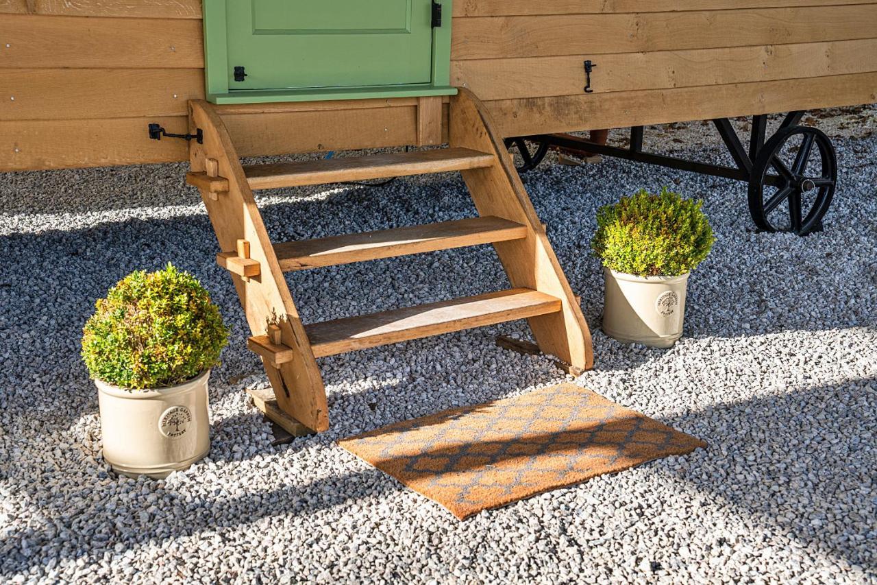 Finest Retreats - The Shepherd'S Hut At Northcombe Farm Beaworthy 외부 사진